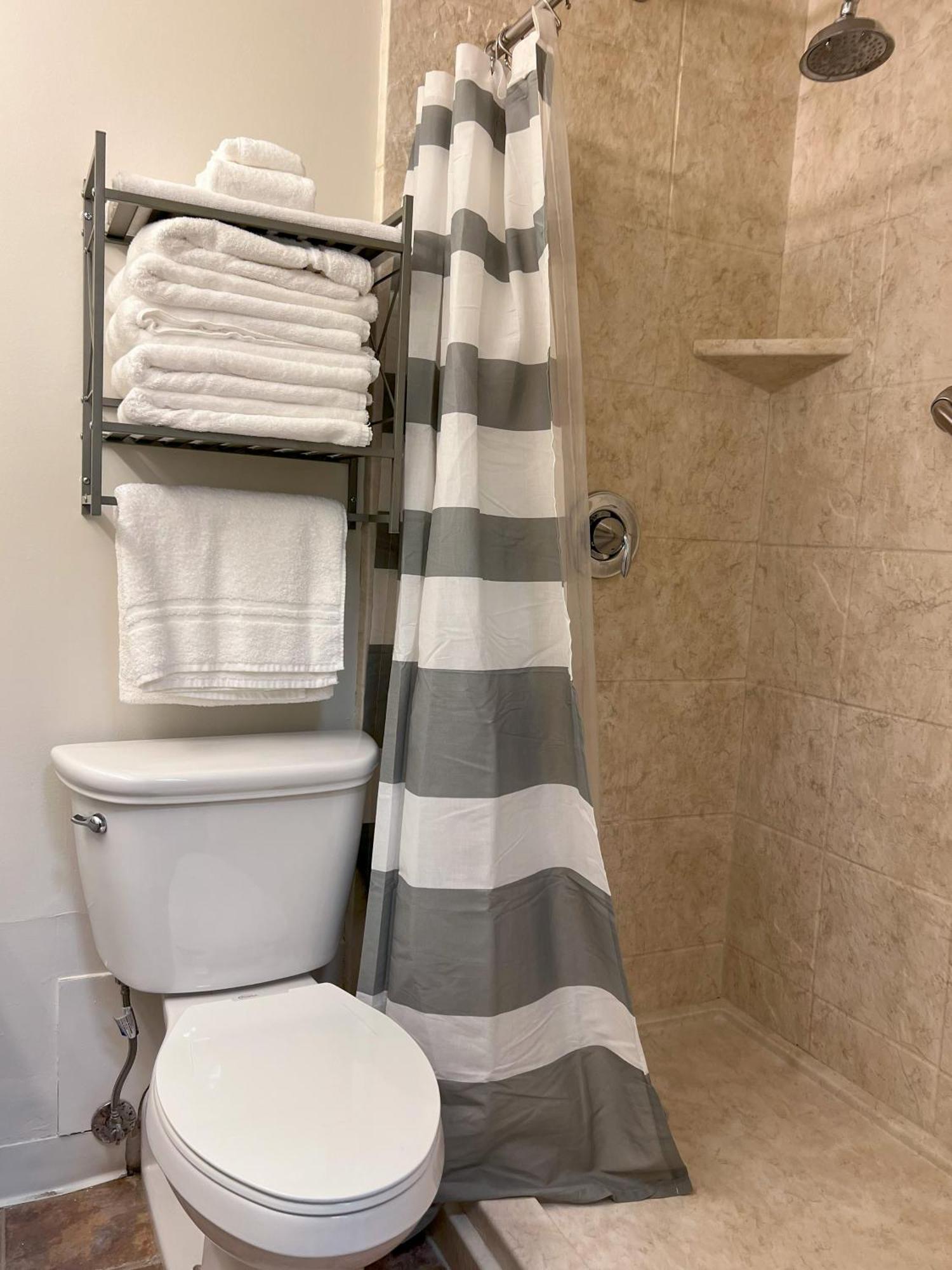 Beachfront Studio - Perfect Location - Free Beach Chairs Panama City Beach Esterno foto
